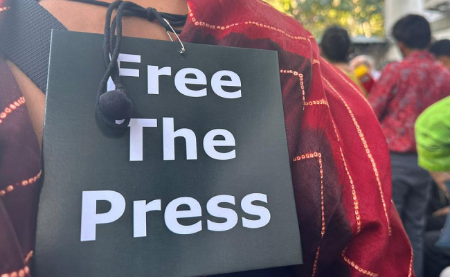 UP: Journalist, wife consume poison on camera over 'harassment' by SDM, two others